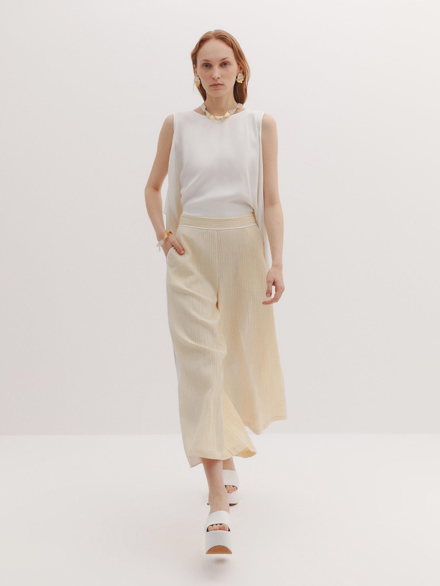 Piping Detailed Wide Leg Trousers