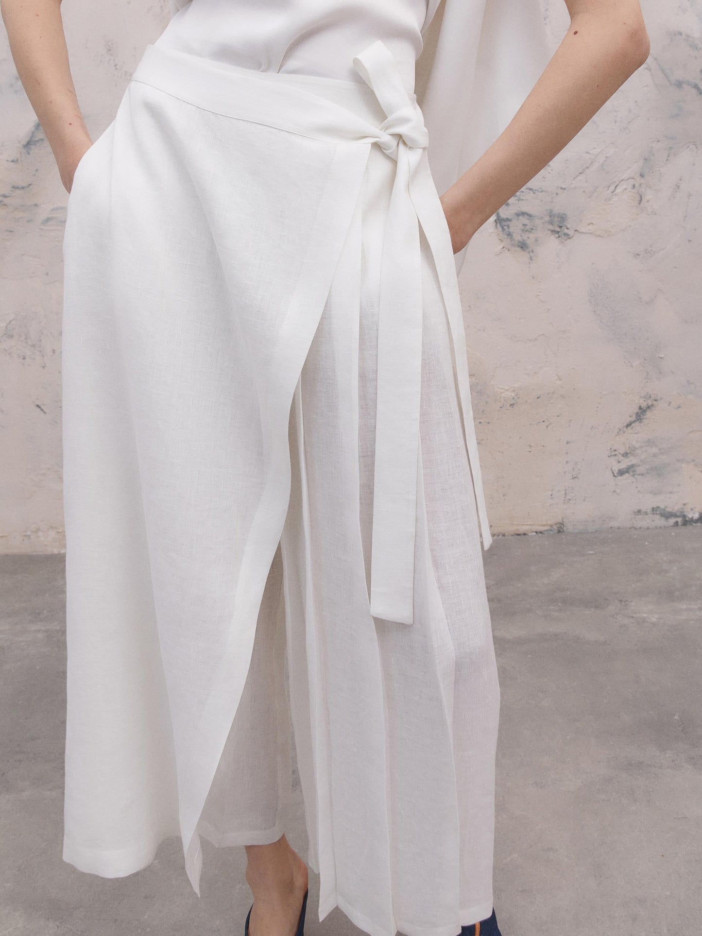 Pleat and Tie Detail Linen Trousers