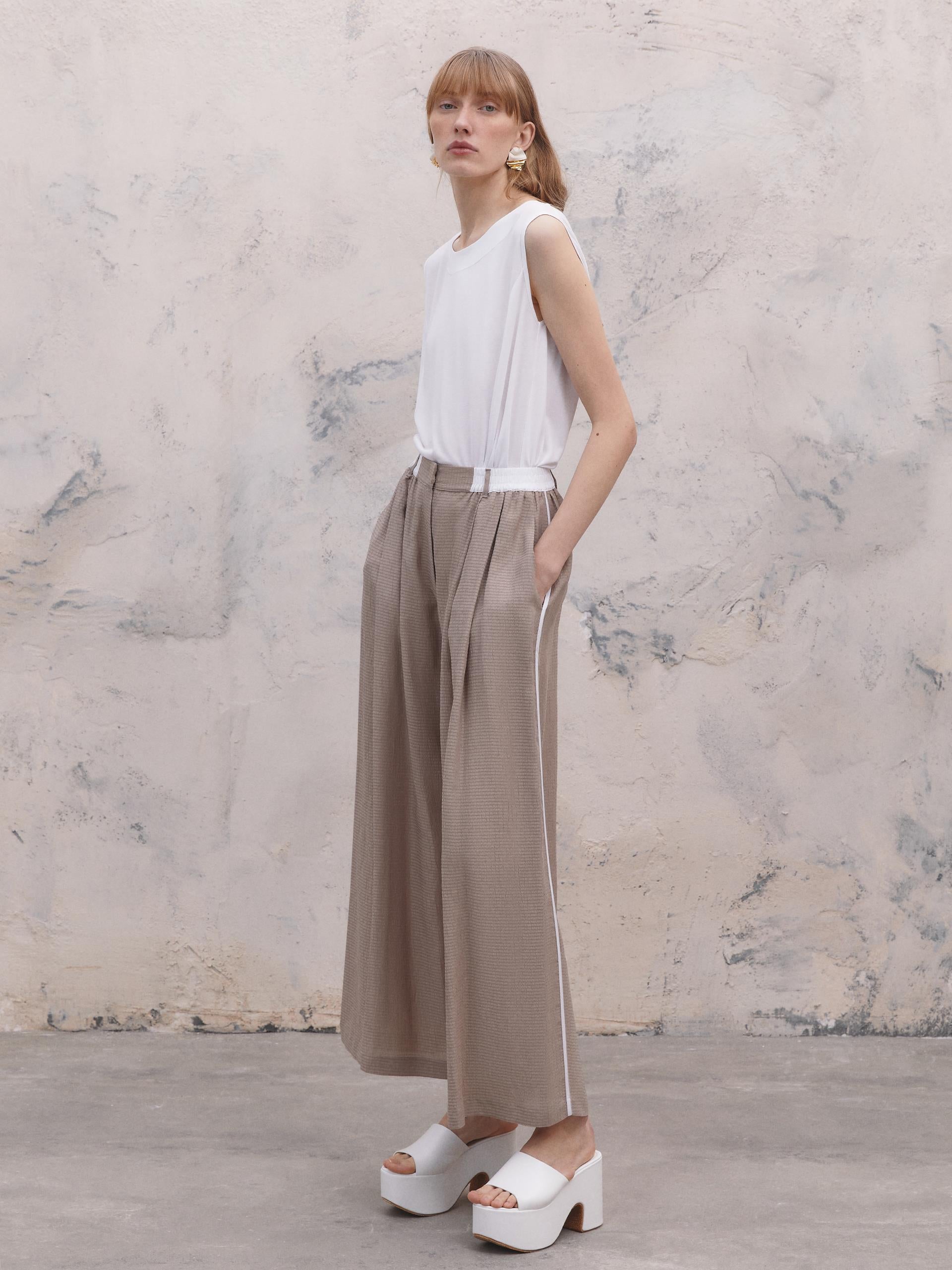 Pleat Detailed Relaxed Cut Trousers