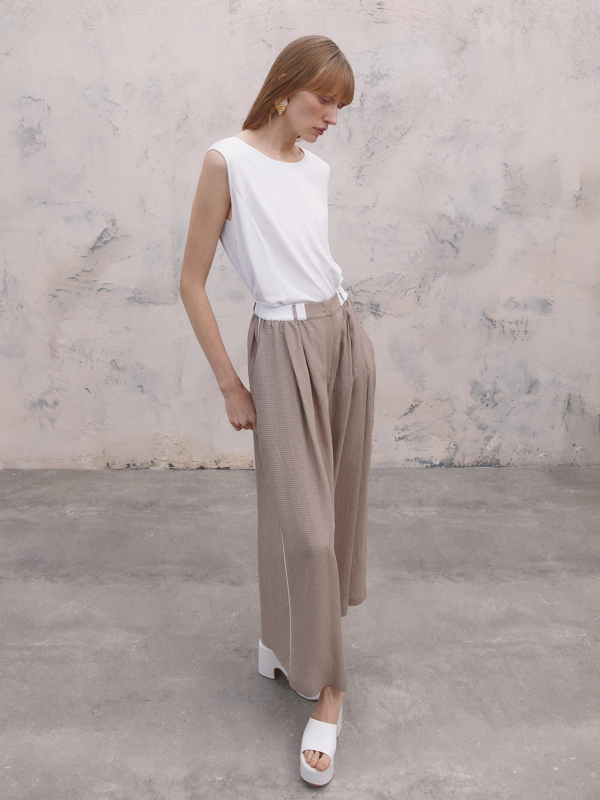 Pleat Detailed Relaxed Cut Trousers