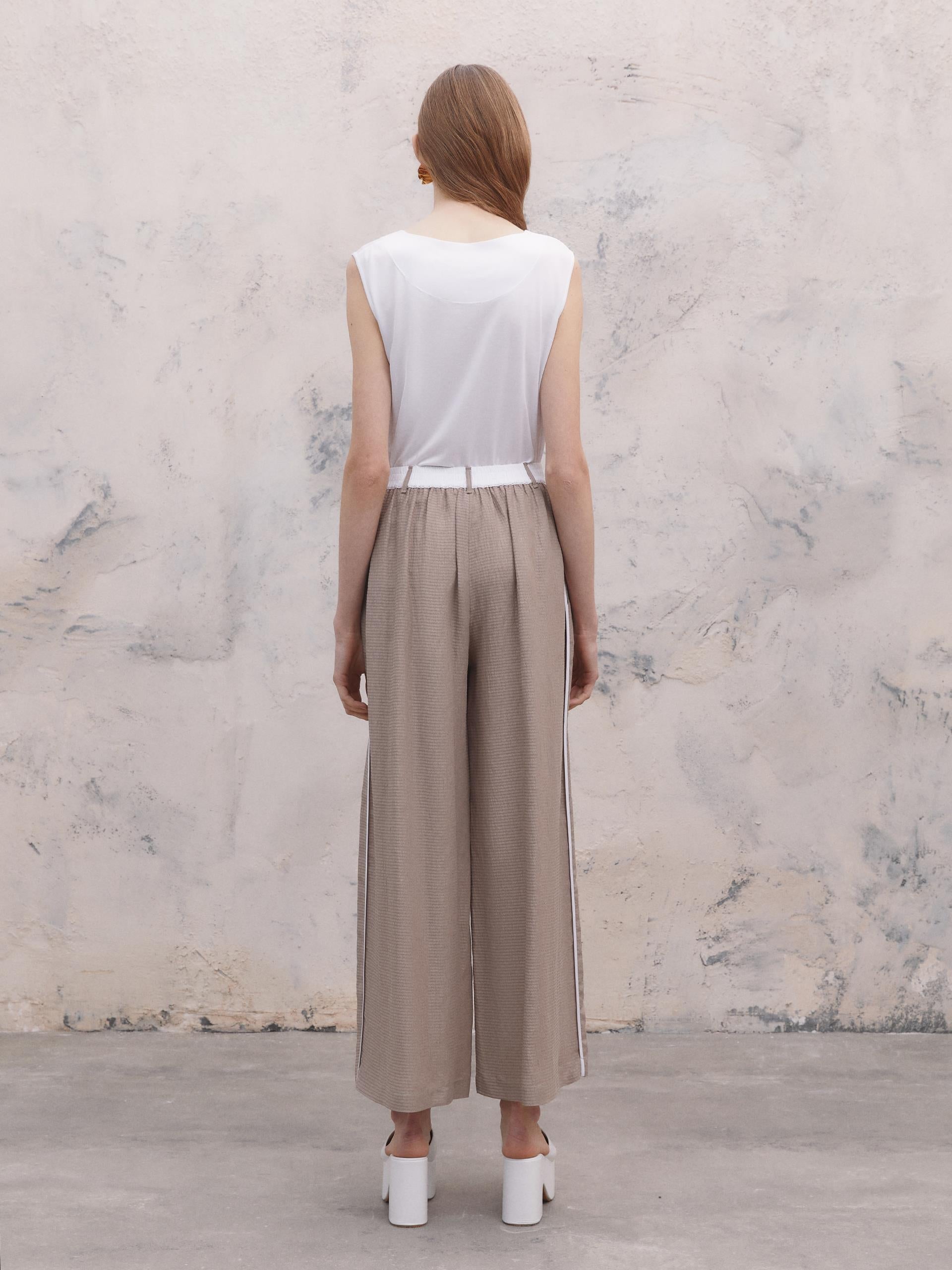 Pleat Detailed Relaxed Cut Trousers